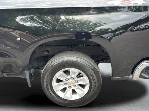 Used 2025 Chevrolet Silverado 1500 LT AWD/4WD image 34