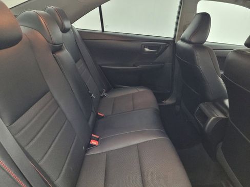 Used 2016 Toyota Camry SE w/ Moonroof Package image 19