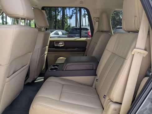 Used 2017 Lincoln Navigator Reserve RWD image 13
