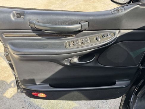 Used 2002 Lincoln Blackwood image 14