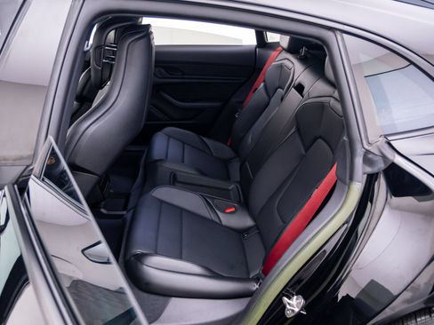 Certified 2022 Porsche Taycan 4 Cross Turismo AWD/4WD image 17