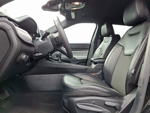 Used 2024 Jeep Compass Latitude image 13