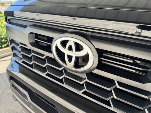 Used 2025 Toyota Tacoma TRD Sport image 25