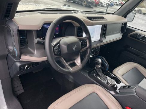 Used 2024 Ford Bronco Wildtrak image 12