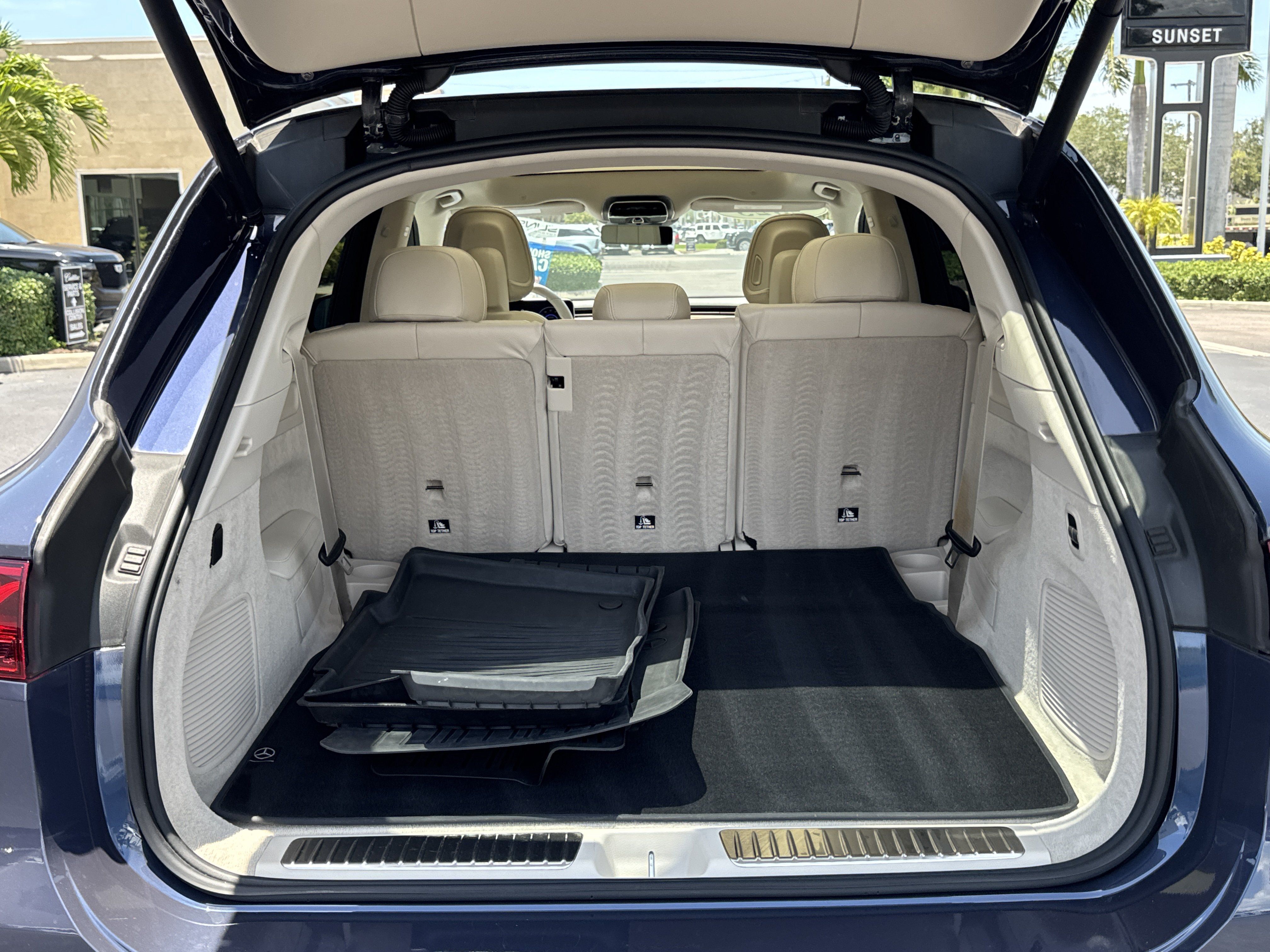 Used 2023 Mercedes-Benz EQS 450+ SUV image 11