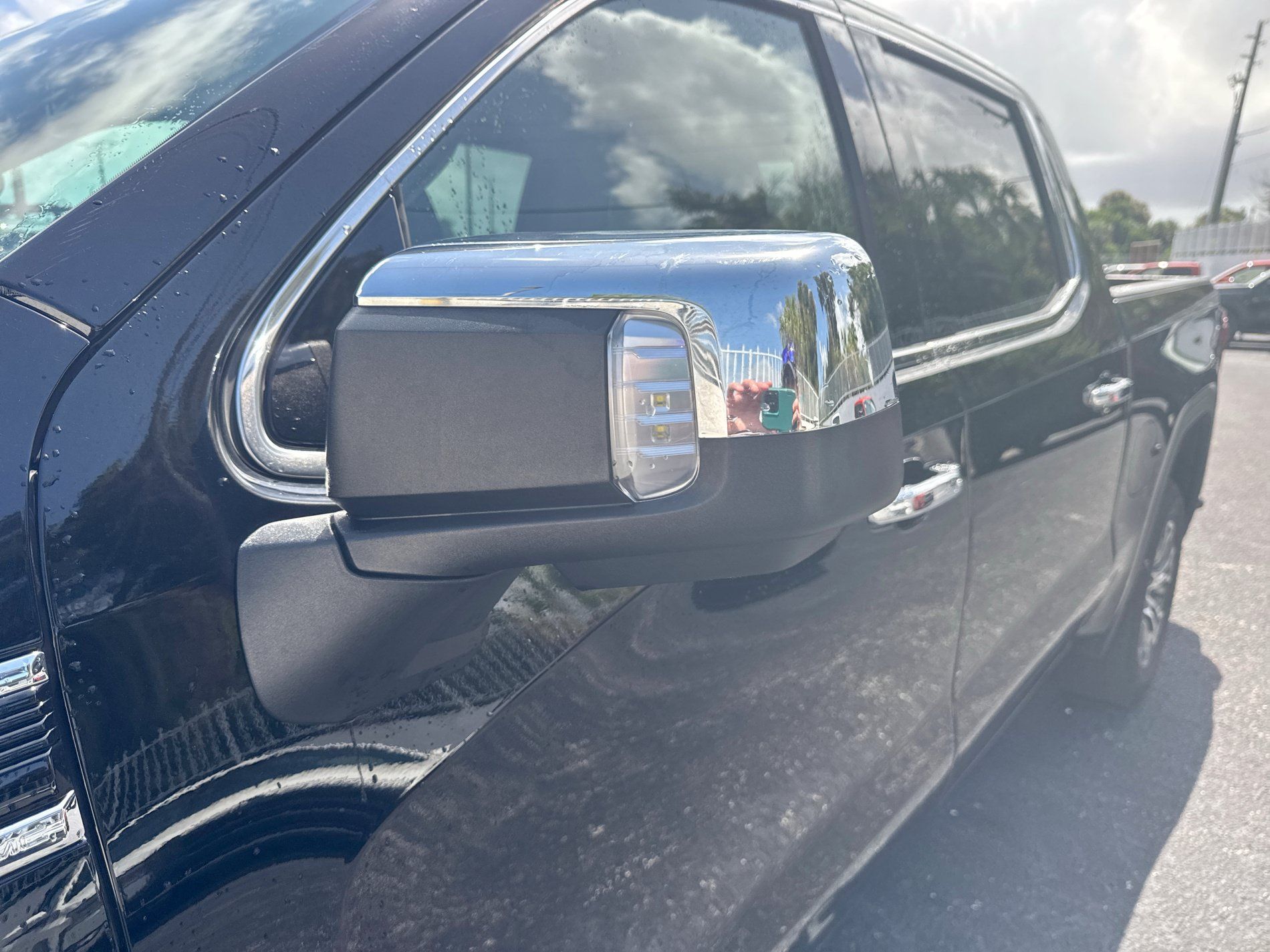 Used 2025 GMC Sierra 1500 SLT RWD image 12