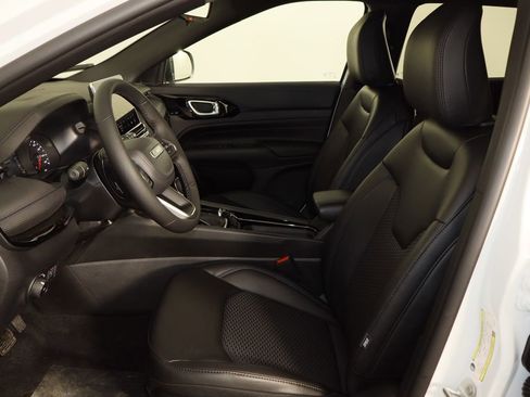 New 2026 Jeep Compass Latitude image 16