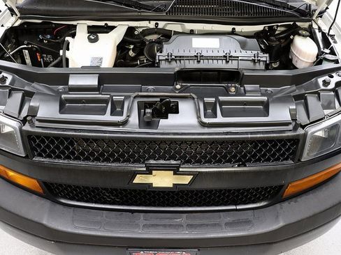 Used 2020 Chevrolet Express 2500 image 27