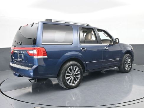 Used 2016 Lincoln Navigator Select image 6