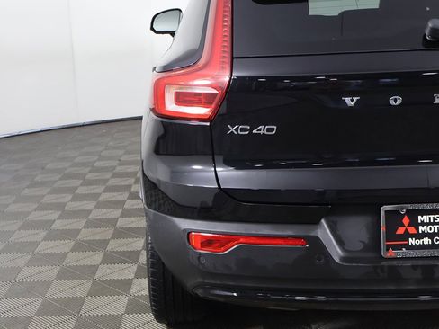 Used 2024 Volvo XC40 B5 Plus image 16