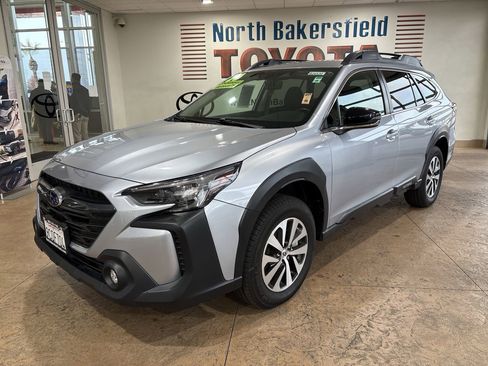 Used 2024 Subaru Outback Premium image 6