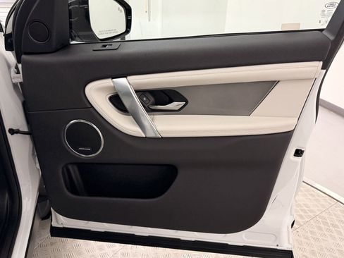 New 2025 Land Rover Discovery Sport Dynamic SE image 35