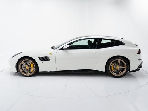 Used 2017 Ferrari GTC4Lusso image 2