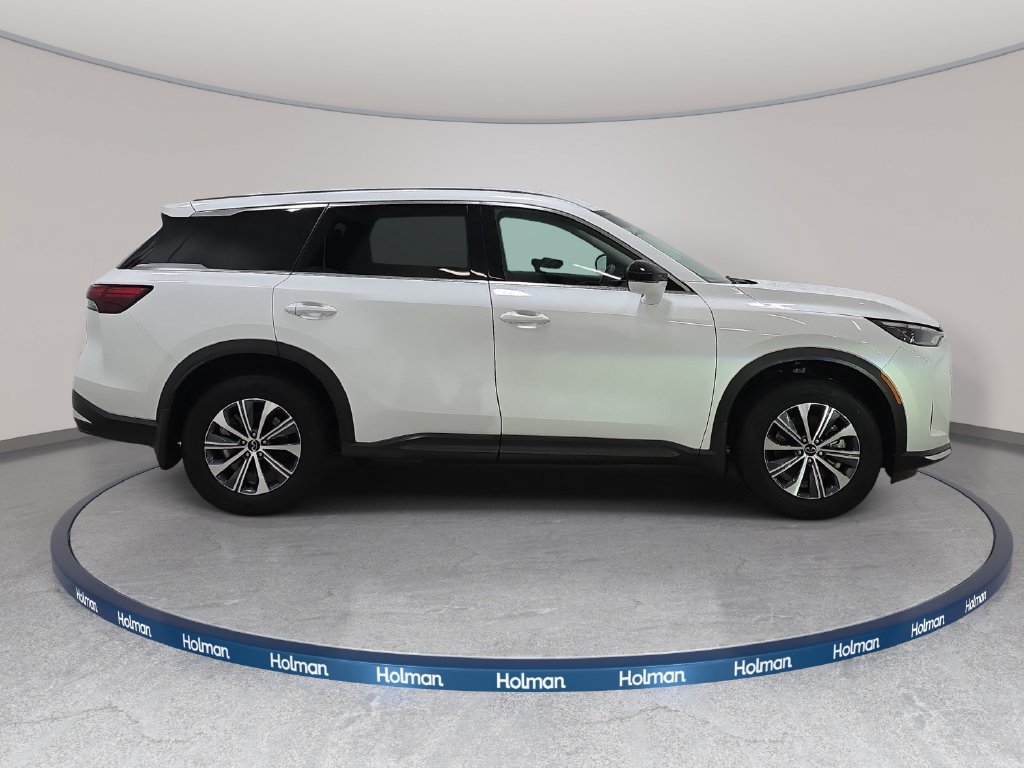 Certified 2026 INFINITI QX60 Pure w/ Cargo Package AWD/4WD image 4