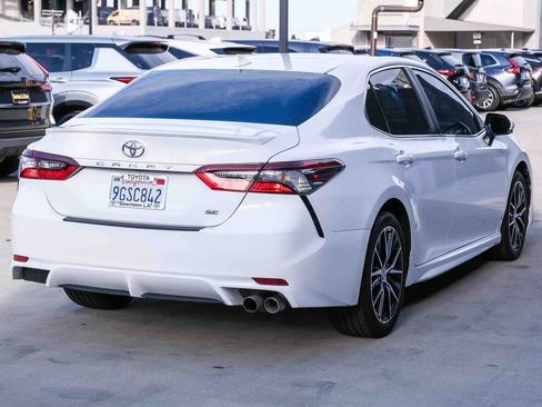 Used 2023 Toyota Camry SE w/ Convenience Package FWD image 4