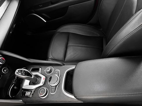 Used 2022 Alfa Romeo Giulia Sprint image 28