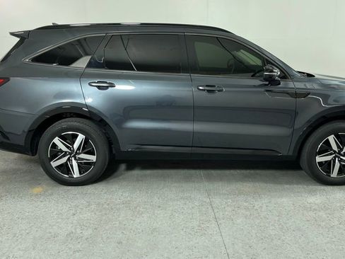 Used 2022 Kia Sorento S image 5
