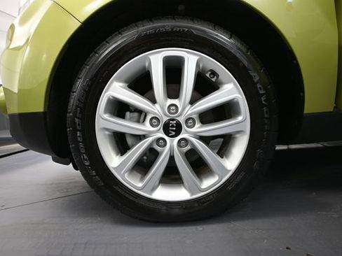 Used 2019 Kia Soul + w/ Audio Package FWD image 17