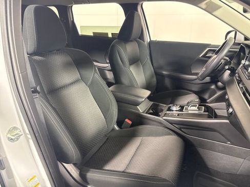 Used 2024 Mitsubishi Outlander ES AWD/4WD image 14