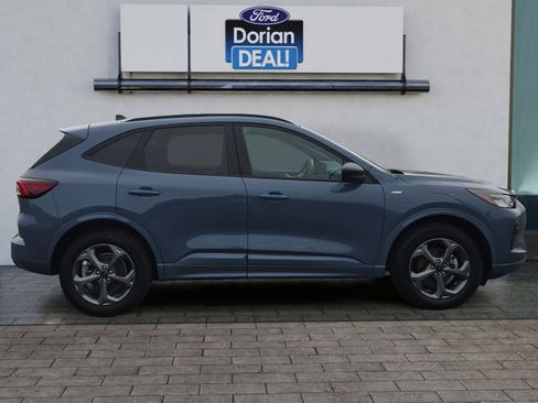 Used 2024 Ford Escape ST-Line w/ Tech Pack #1 AWD/4WD image 2