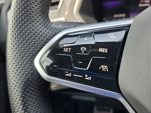 Used 2022 Volkswagen Tiguan SE R-Line FWD image 24
