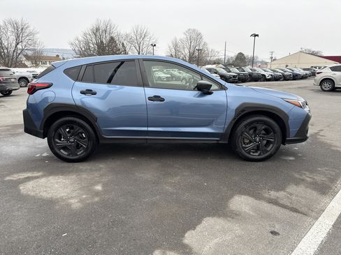 Used 2024 Subaru Crosstrek 2.0i image 2