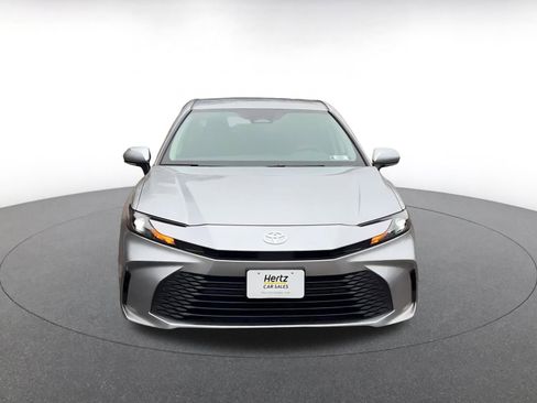 Used 2025 Toyota Camry LE image 4