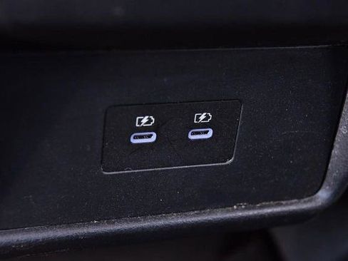 Certified 2025 Nissan Rogue SV image 23