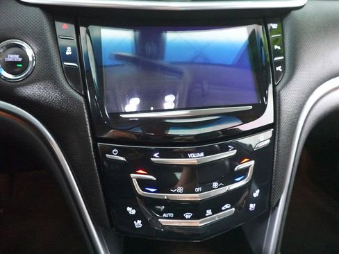 Used 2018 Cadillac XTS Luxury image 17