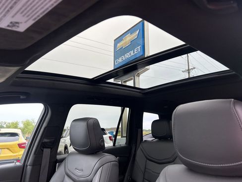 Used 2024 Cadillac XT6 Sport w/ Platinum Package image 7