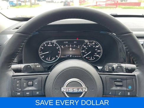 Used 2024 Nissan Pathfinder SL FWD image 8