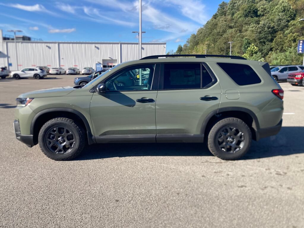 New 2026 Honda Pilot TrailSport image 3