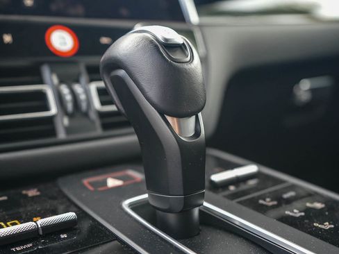 Used 2023 Porsche Macan image 21