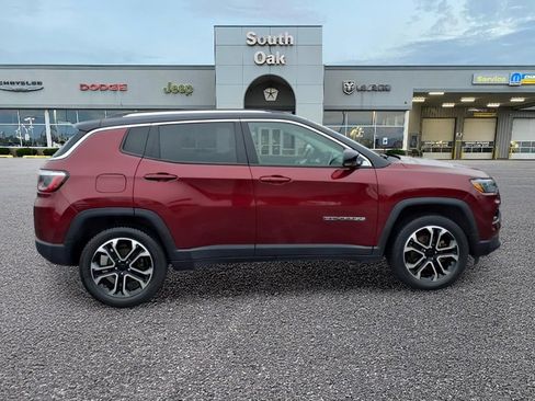 Used 2022 Jeep Compass Limited w/ Sun and Sound Group AWD/4WD image 2