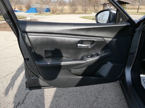 Used 2021 Nissan Sentra SV FWD image 23