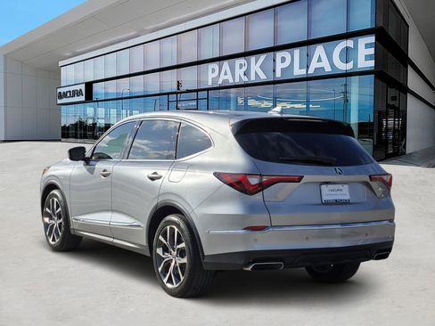 Used 2023 Acura MDX FWD w/ Technology Package image 4