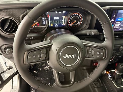 New 2026 Jeep Gladiator Mojave w/ Dual Top Group AWD/4WD image 29