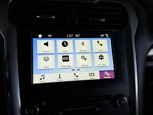 Used 2017 Ford Fusion SE w/ Equipment Group 201A image 37