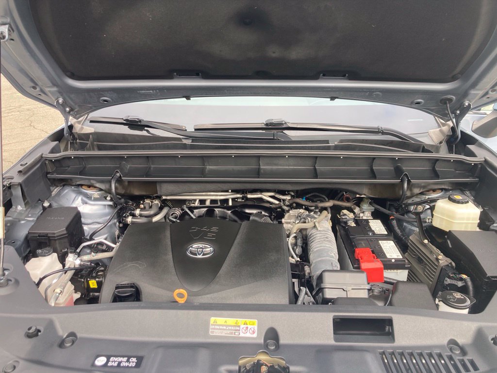 Used 2020 Toyota Highlander XLE AWD/4WD image 44