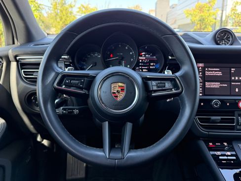 Used 2024 Porsche Macan image 15