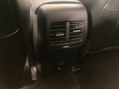 Used 2020 Ford Escape Titanium image 15