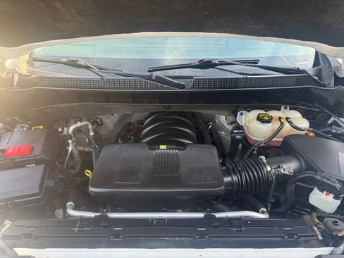 Used 2023 Chevrolet Silverado 1500 LT AWD/4WD image 31