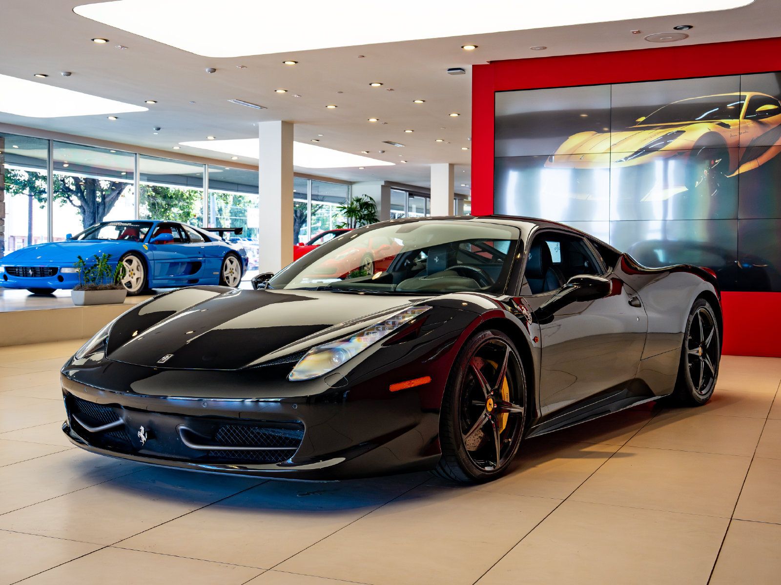 Used 2014 Ferrari 458 Italia Coupe RWD image 4
