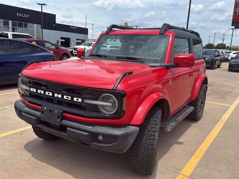 Used 2023 Ford Bronco Outer Banks AWD/4WD image 2