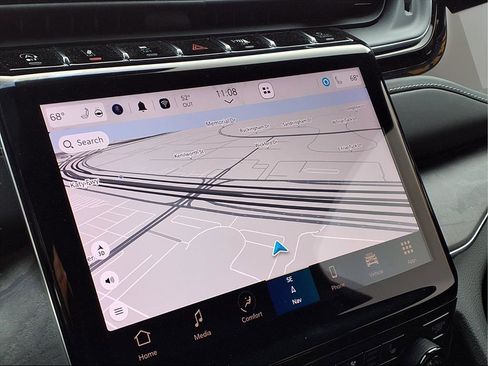 Used 2023 Jeep Grand Cherokee L Overland w/ Advanced Protech Group III image 19