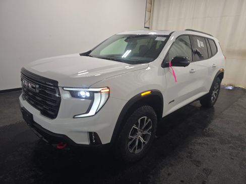 Used 2025 GMC Acadia AT4 image 3