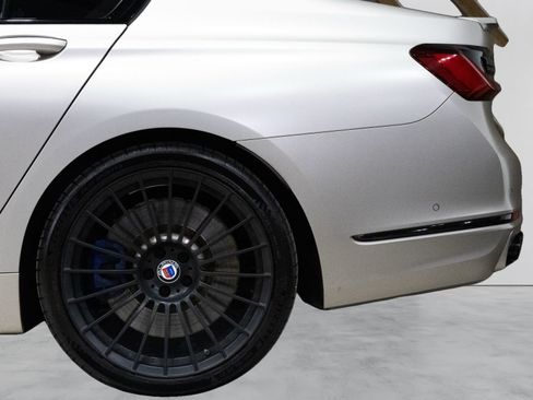Used 2022 BMW ALPINA B7 xDrive w/ Interior Design Package AWD/4WD image 19