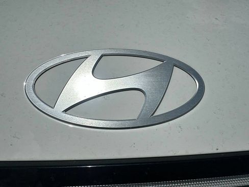 Used 2024 Hyundai Kona Limited AWD/4WD image 24