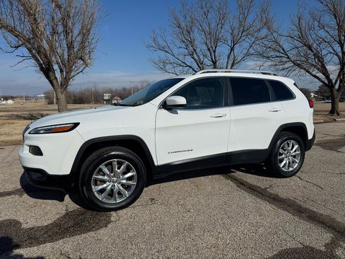 Used 2015 Jeep Cherokee Limited image 2