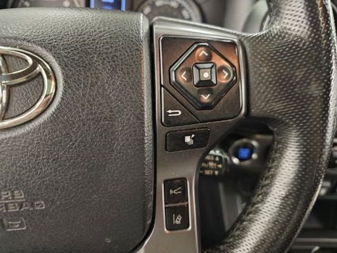 Used 2019 Toyota Tacoma TRD Off-Road image 17